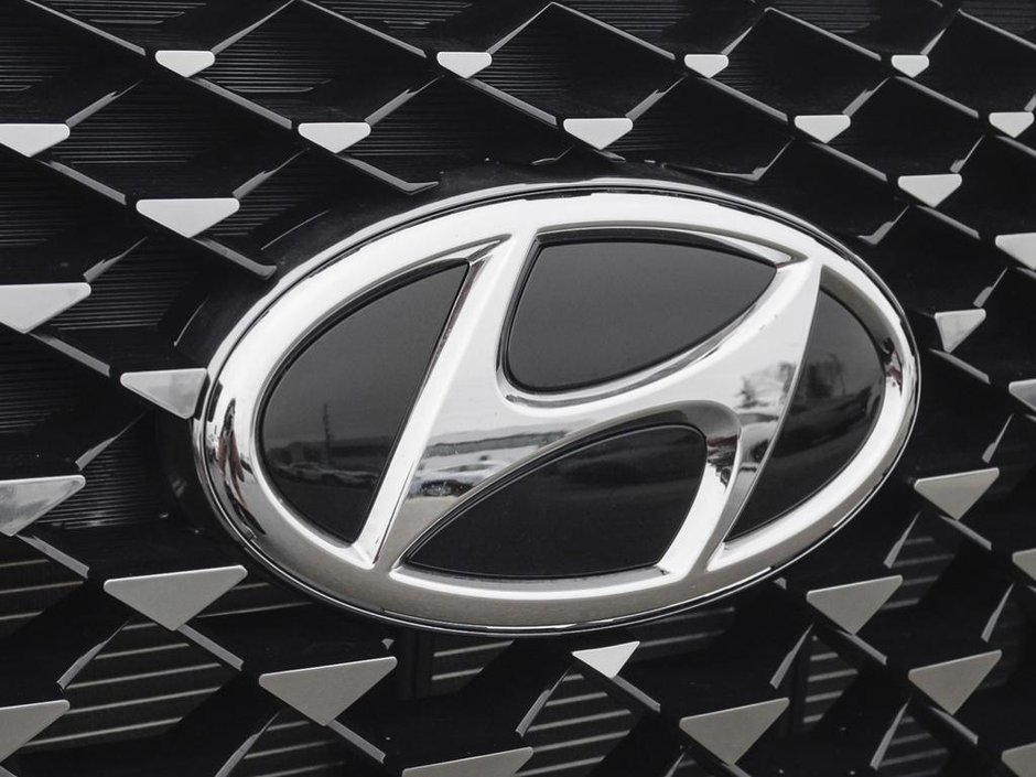 2026 Hyundai Venue Ultimate - Black interior-8