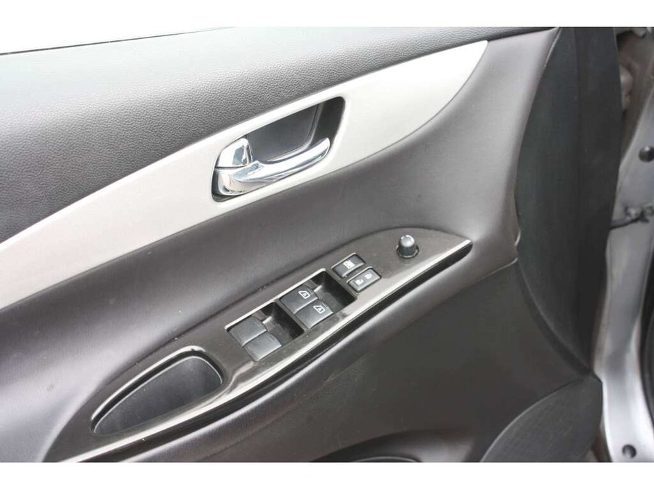 2017 Infiniti QX50 Base-11
