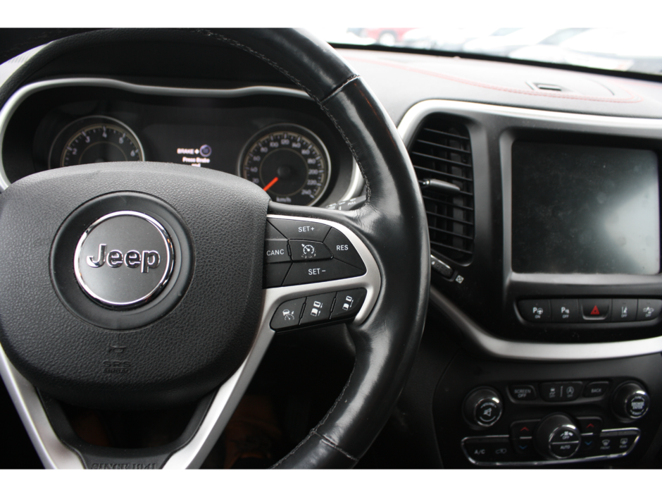 2015 Jeep Cherokee Trailhawk-12