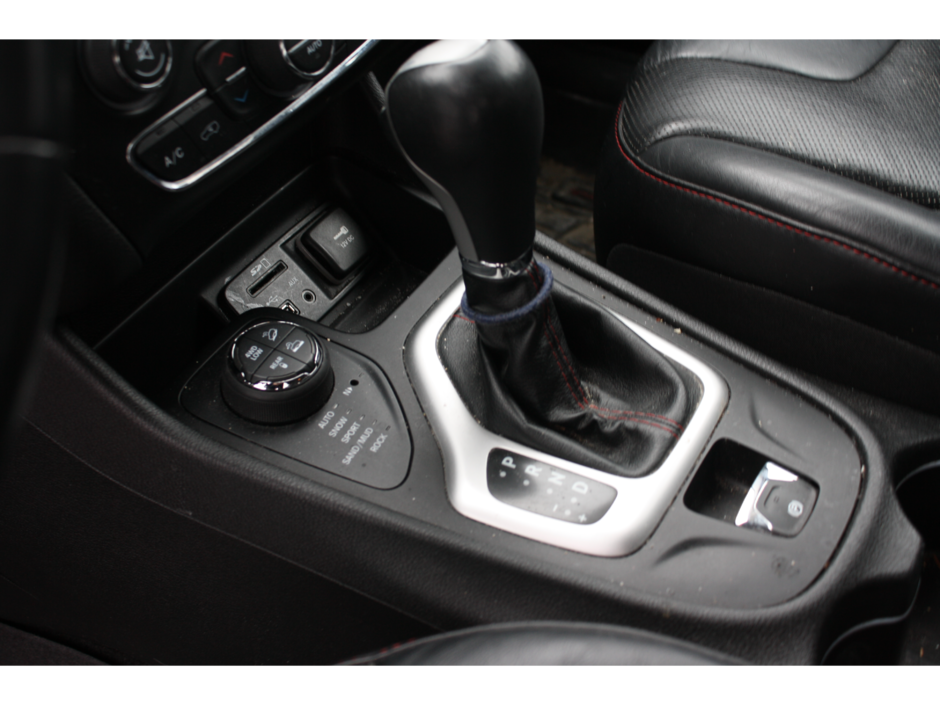 2015 Jeep Cherokee Trailhawk-10