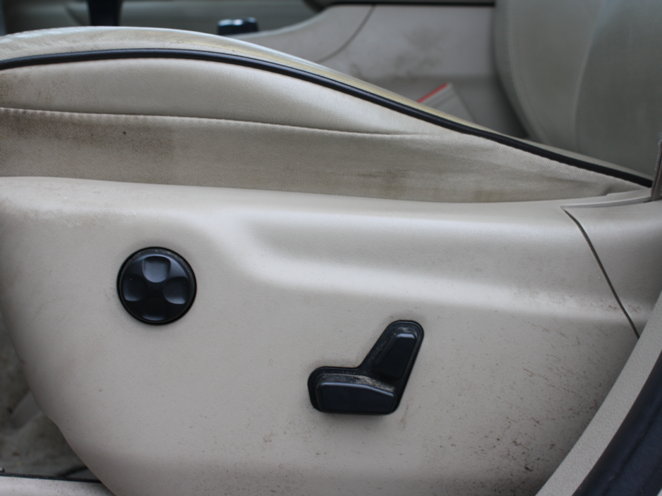 2015 Jeep Grand Cherokee Overland-17