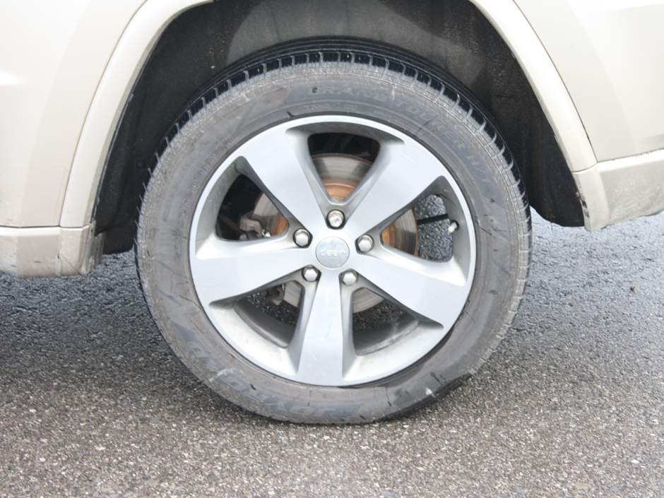 2015 Jeep Grand Cherokee Overland-8