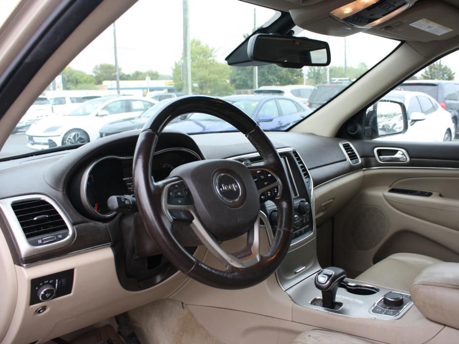 2015 Jeep Grand Cherokee Overland-14