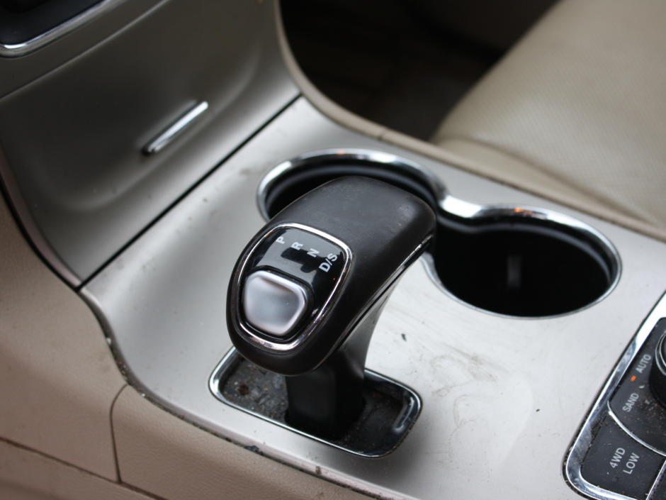 2015 Jeep Grand Cherokee Overland-10