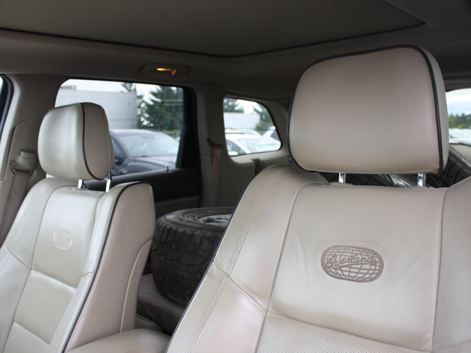 2015 Jeep Grand Cherokee Overland-24