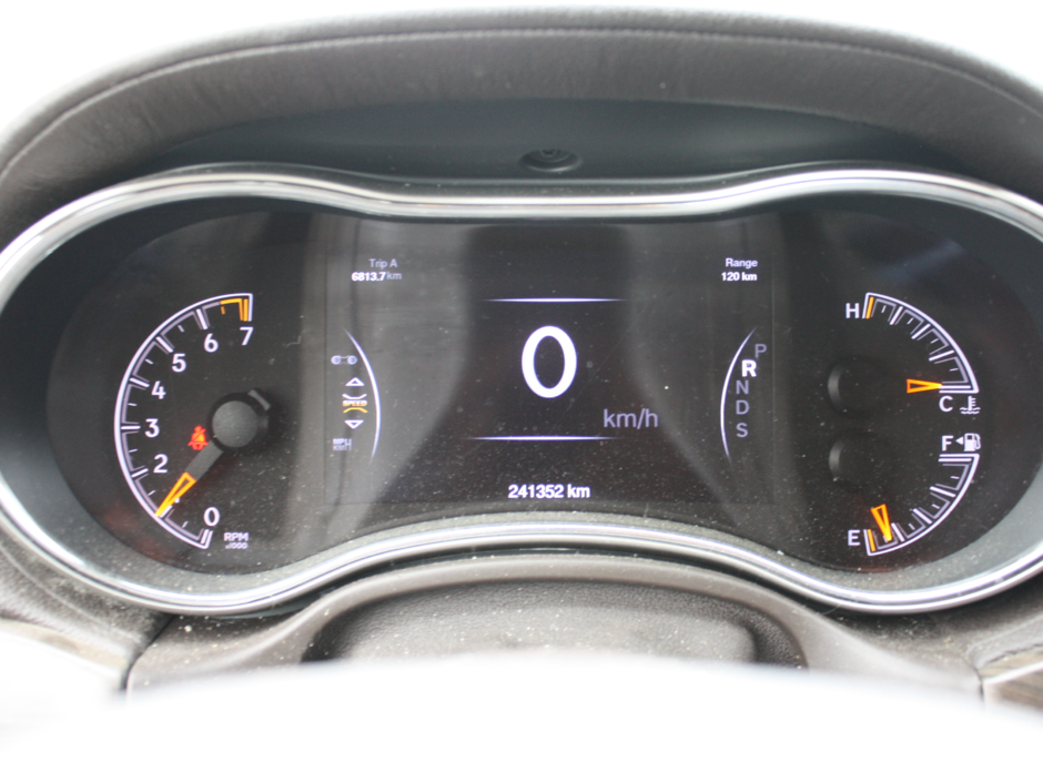 2015 Jeep Grand Cherokee Overland-19