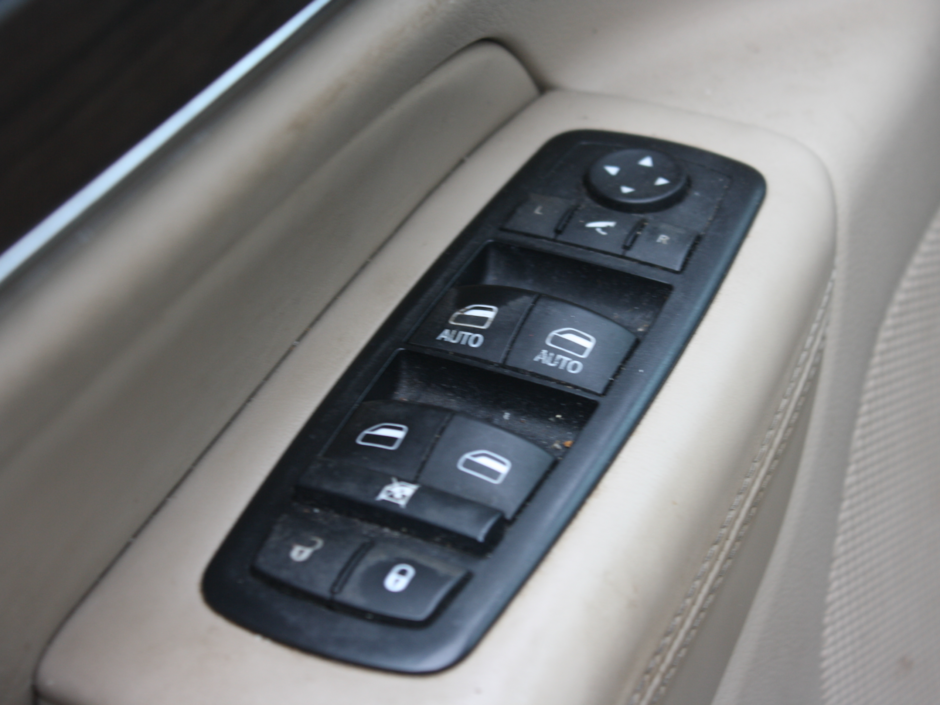 2015 Jeep Grand Cherokee Overland-15