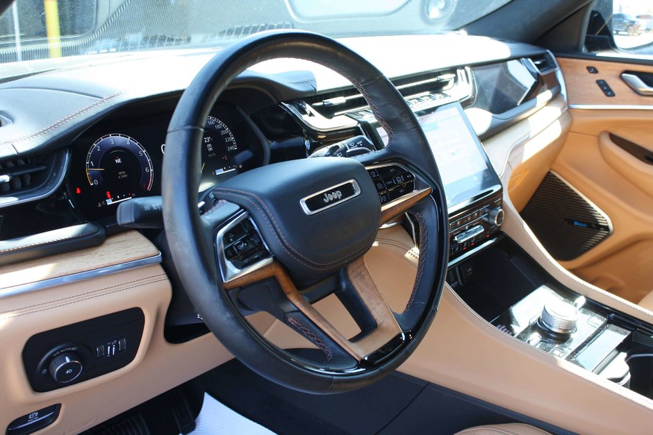 2023 Jeep Grand Cherokee Summit-11
