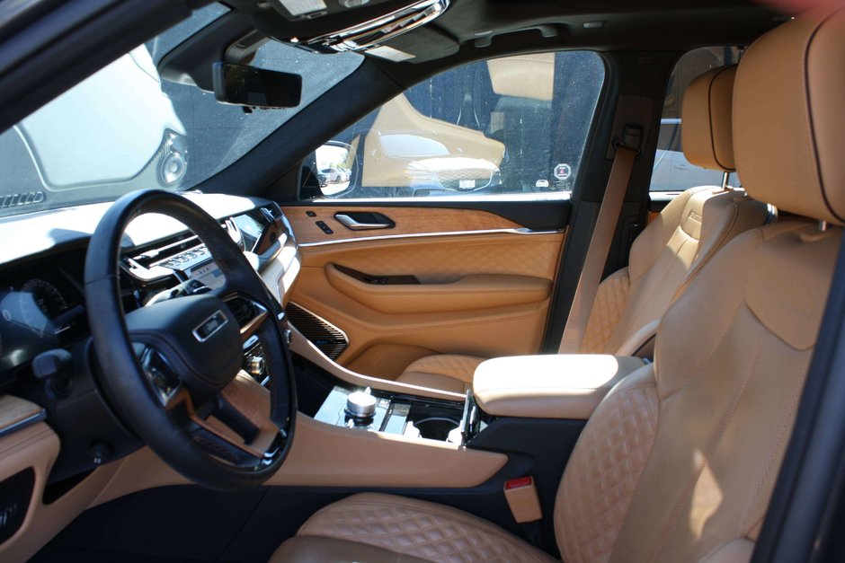 2023 Jeep Grand Cherokee Summit-10