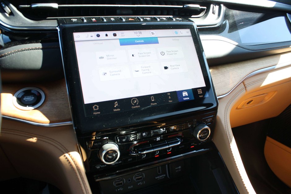 2023 Jeep Grand Cherokee Summit-13