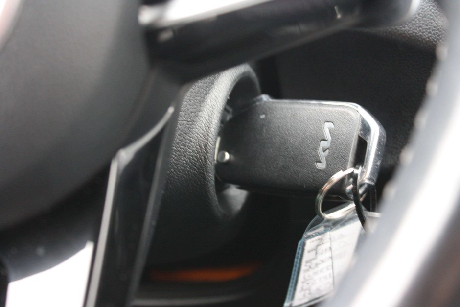 2023 Kia Sorento Hybrid LX-15