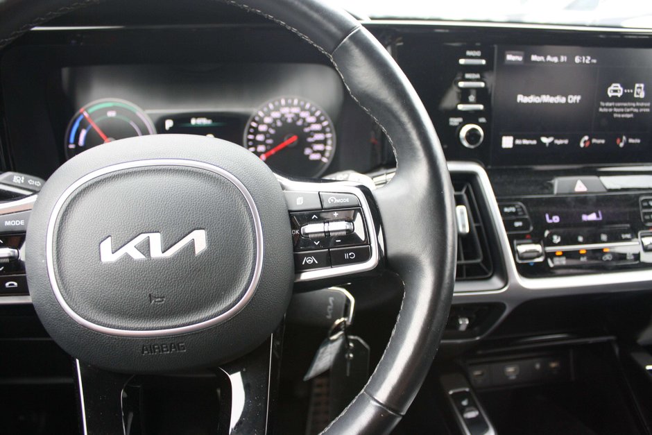 2023 Kia Sorento Hybrid LX-16