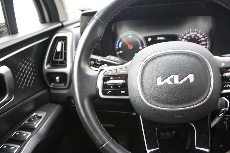 2023 Kia Sorento Hybrid LX-17