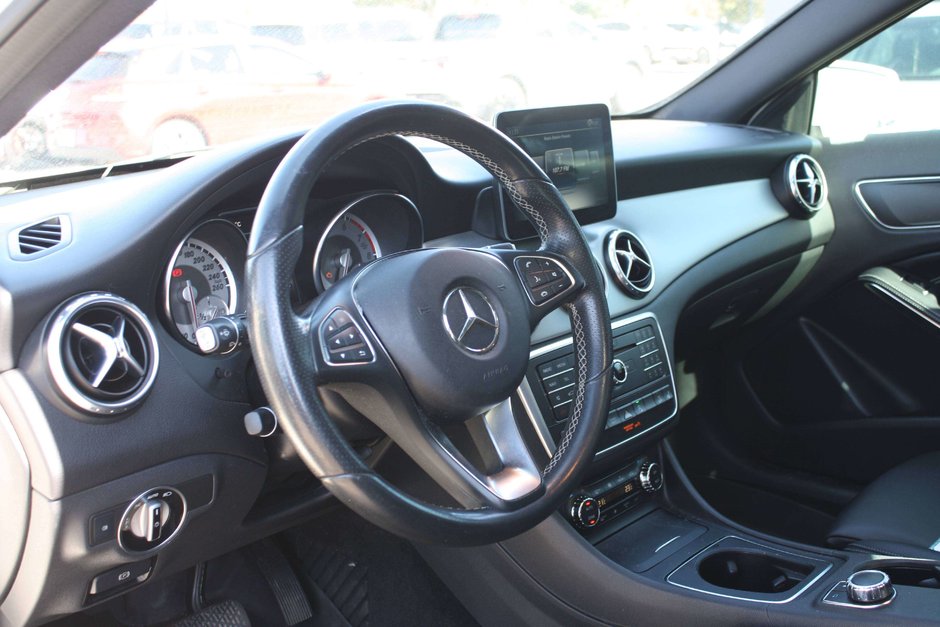 2017 Mercedes-Benz GLA 250-10