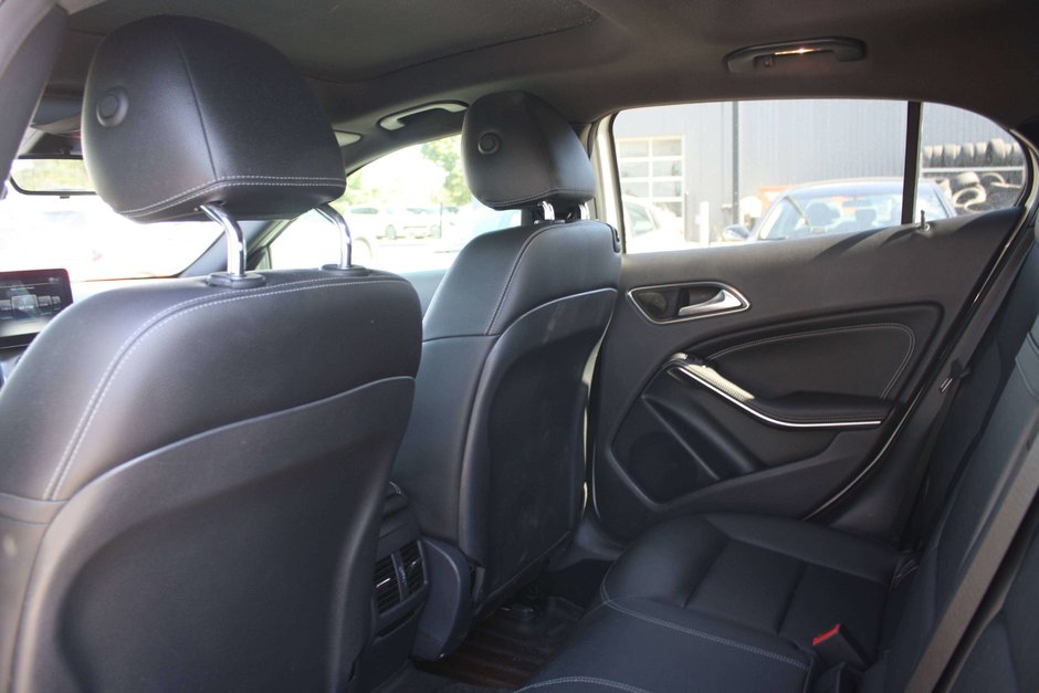 2017 Mercedes-Benz GLA 250-8