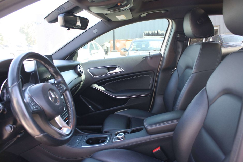 2017 Mercedes-Benz GLA 250-11