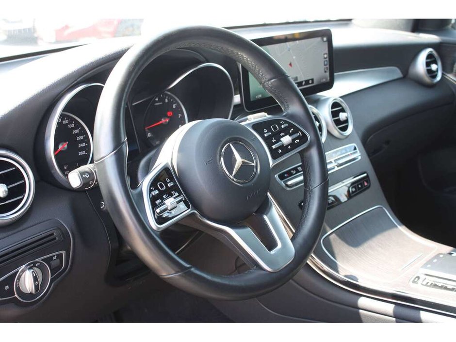 2022 Mercedes-Benz GLC 300-9