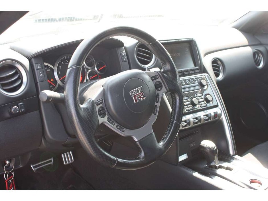 2010 Nissan GT-R Base-13