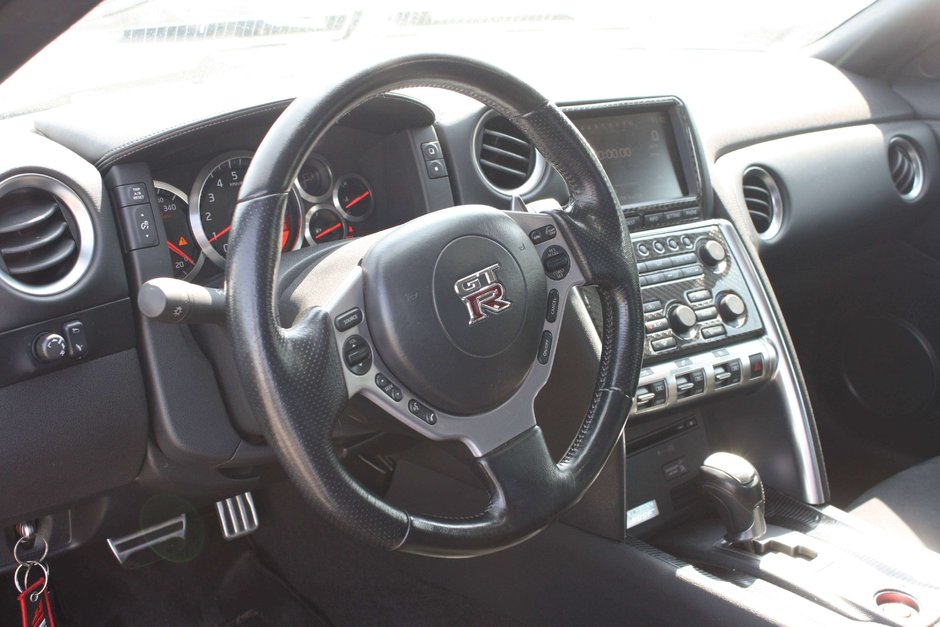 2010 Nissan GT-R Base-13