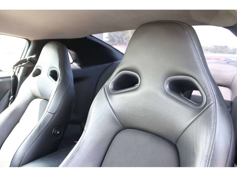 2010 Nissan GT-R Base-11