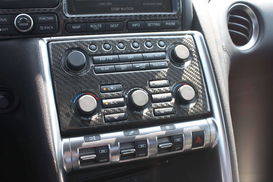 2010 Nissan GT-R Base-16
