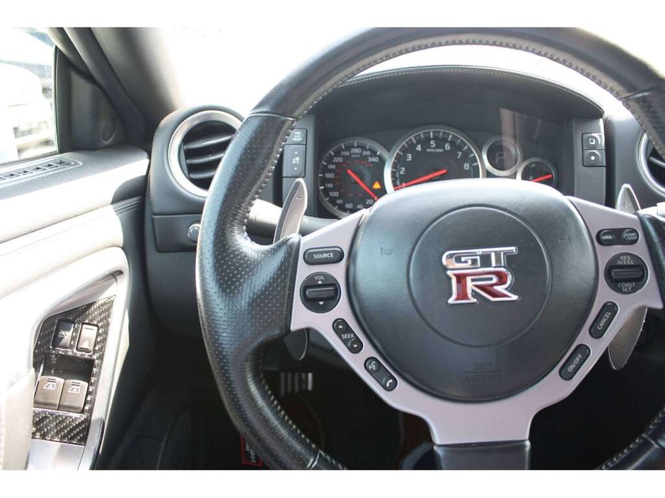 2010 Nissan GT-R Base-19