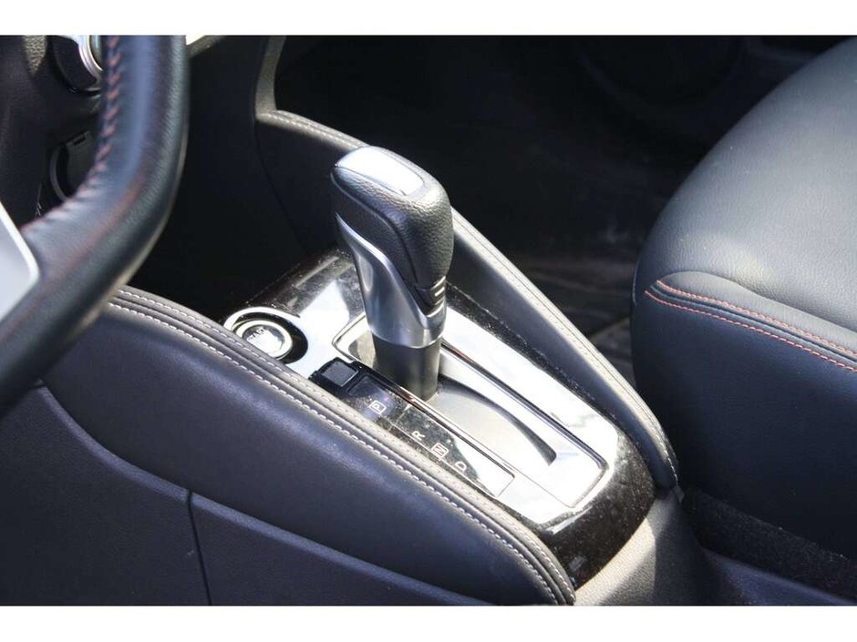 2020 Nissan Kicks SR-10