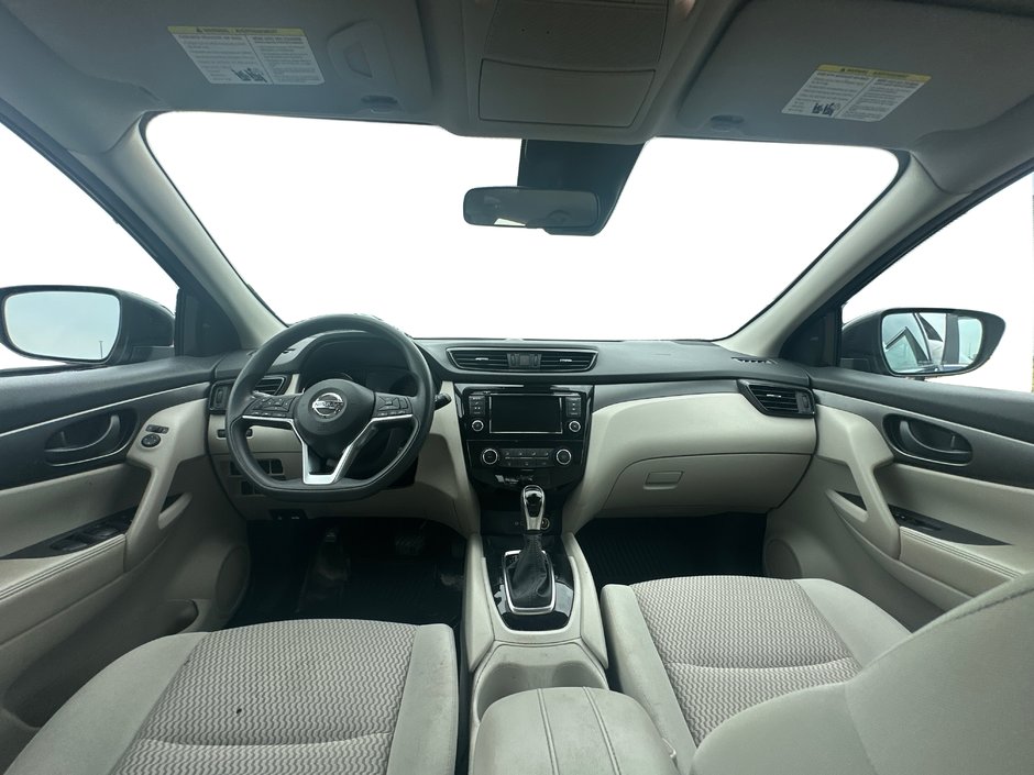 2020 Nissan Qashqai S-17