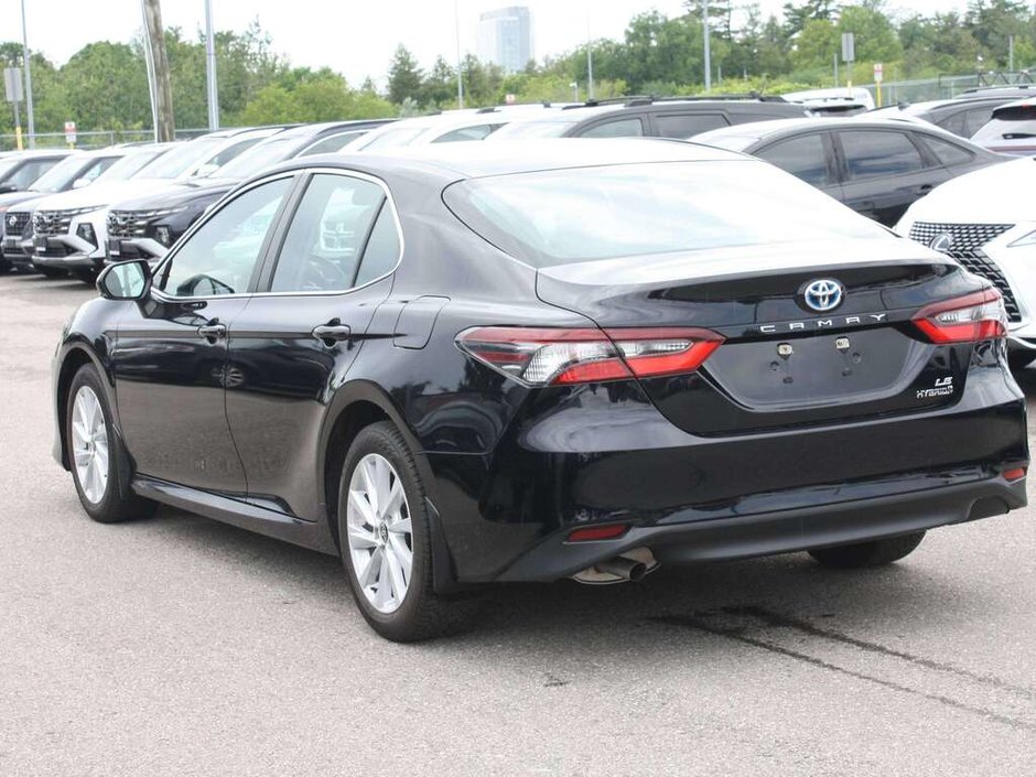 2022 Toyota Camry Hybrid LE-5