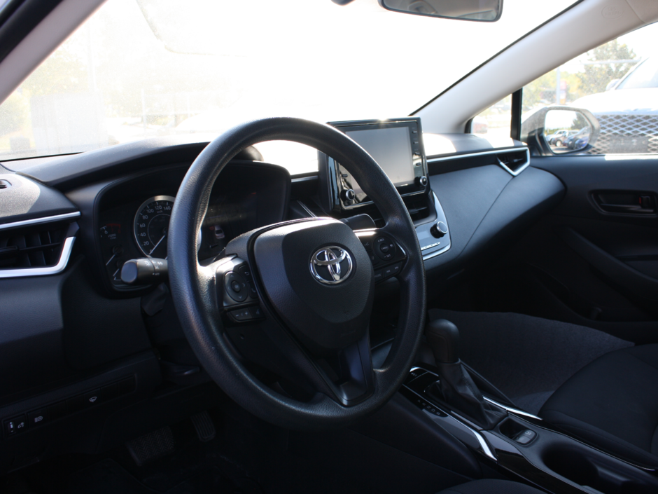 2022 Toyota Corolla LE-25
