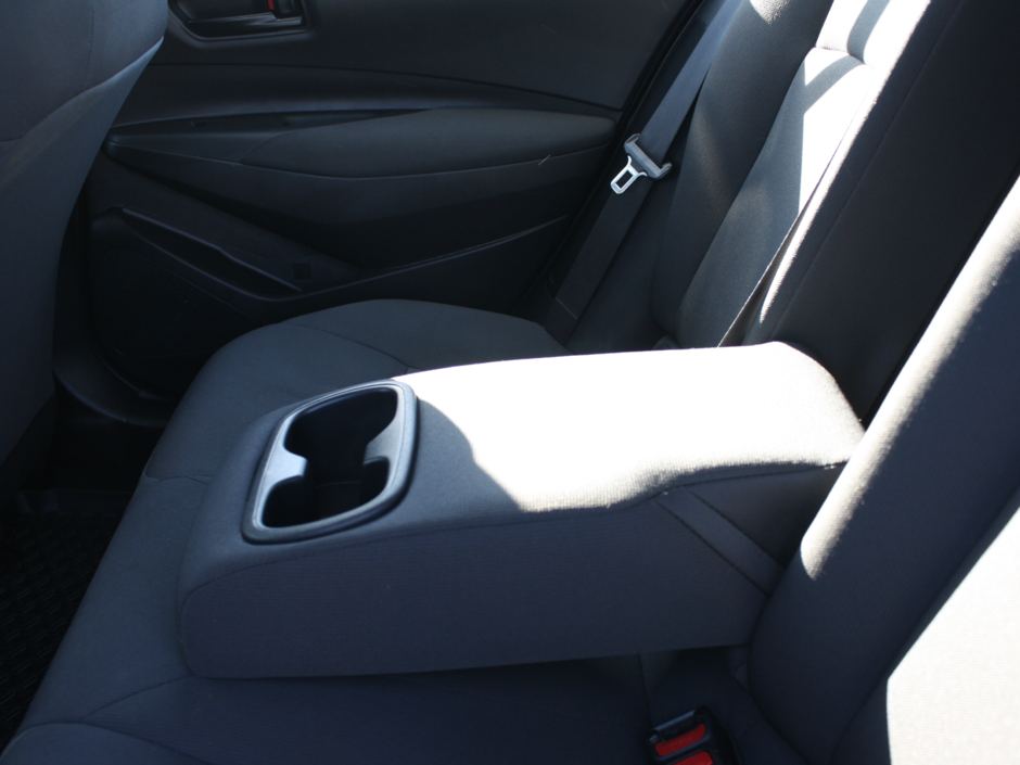 2022 Toyota Corolla LE-28