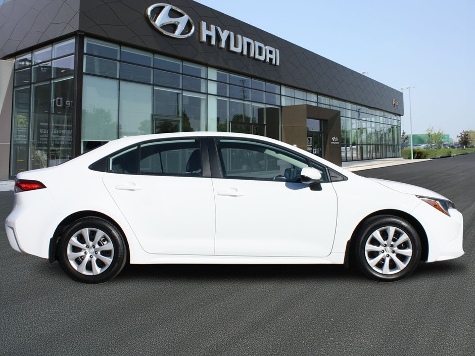 2022 Toyota Corolla LE-3