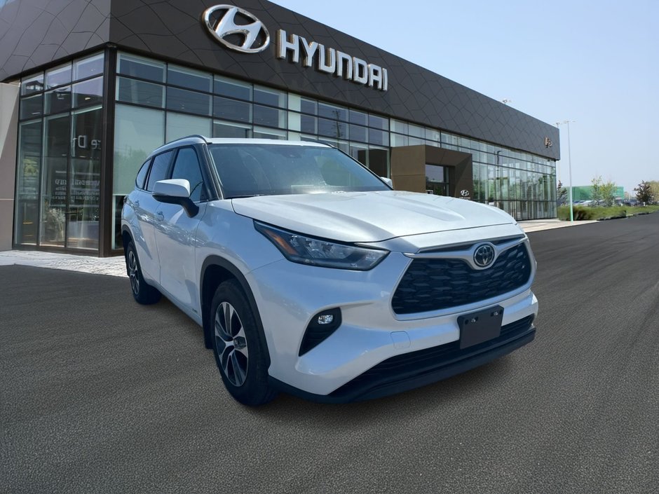 2025 Toyota Highlander hybrid XLE-2