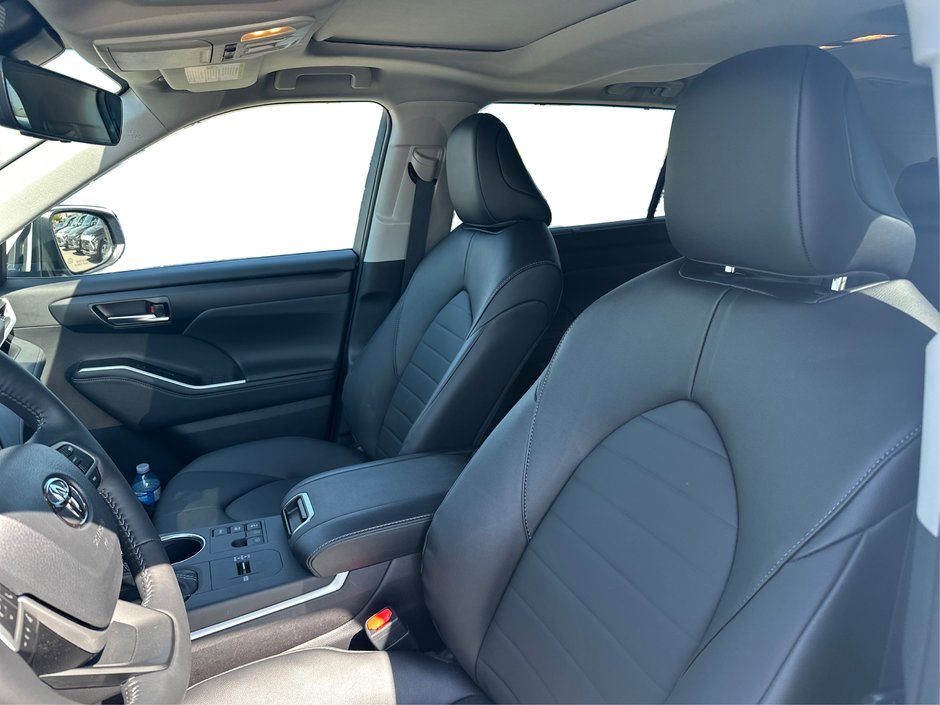 2025 Toyota Highlander hybrid XLE-8