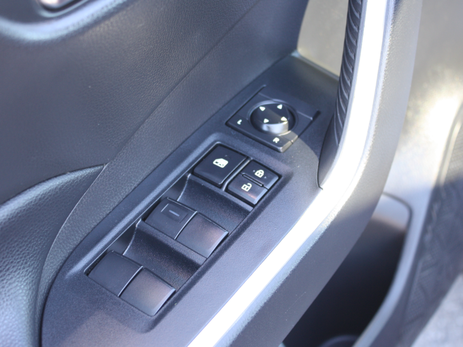 2020 Toyota RAV4 Hybrid XLE-9