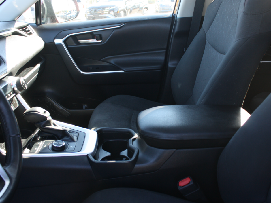 2020 Toyota RAV4 Hybrid XLE-16