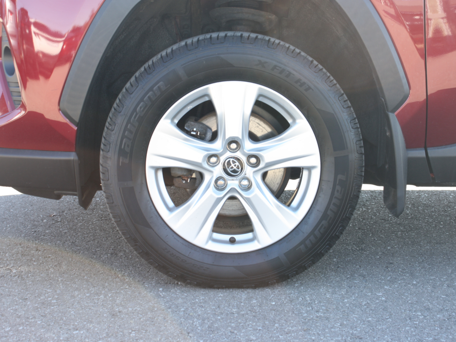 2020 Toyota RAV4 Hybrid XLE-8