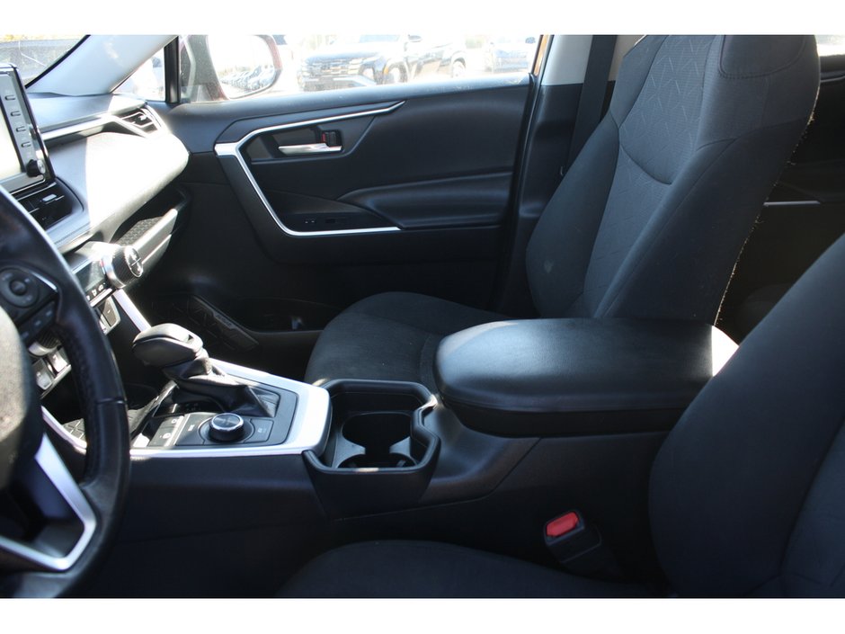 2020 Toyota RAV4 Hybrid XLE-15