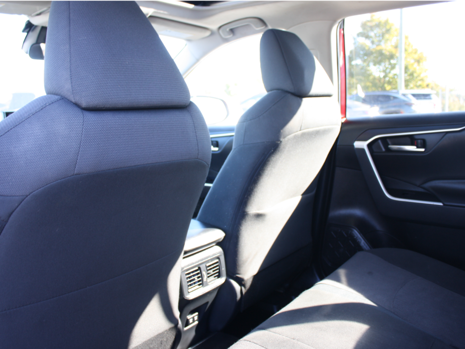 2020 Toyota RAV4 Hybrid XLE-23