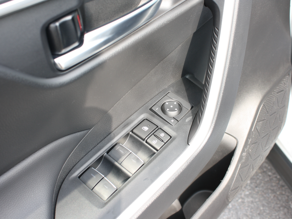2024 Toyota RAV4 Hybrid SE-23