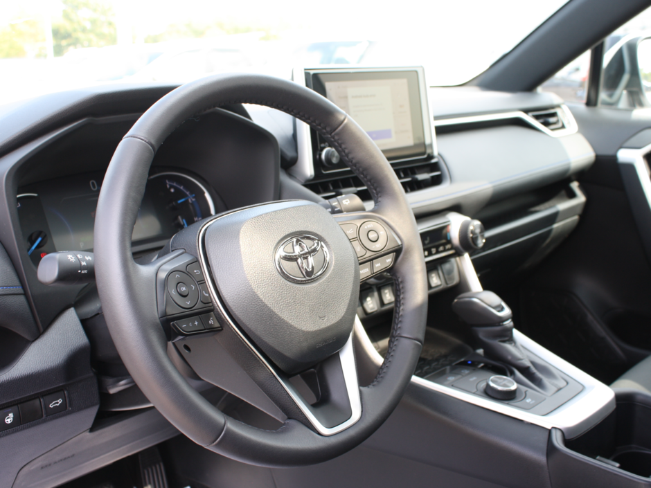 2024 Toyota RAV4 Hybrid SE-11