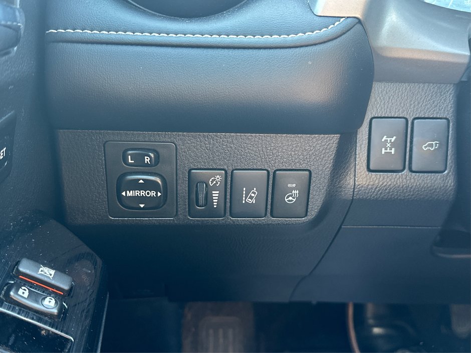 2017 Toyota RAV4 Limited-15