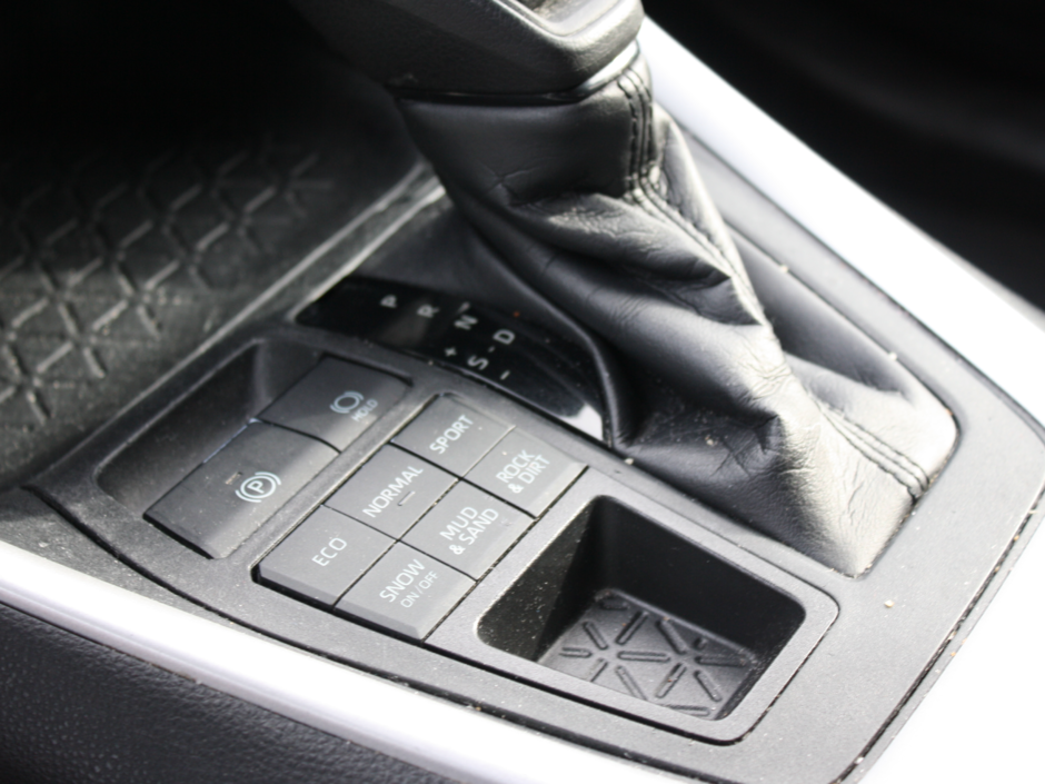 2020 Toyota RAV4 XLE-10