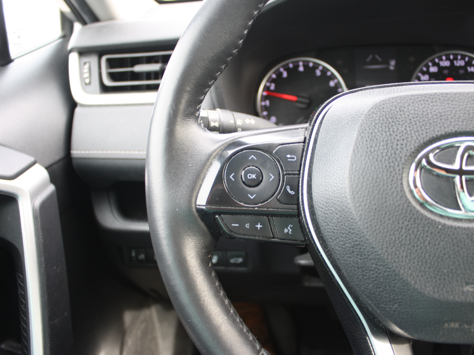 2020 Toyota RAV4 XLE-14