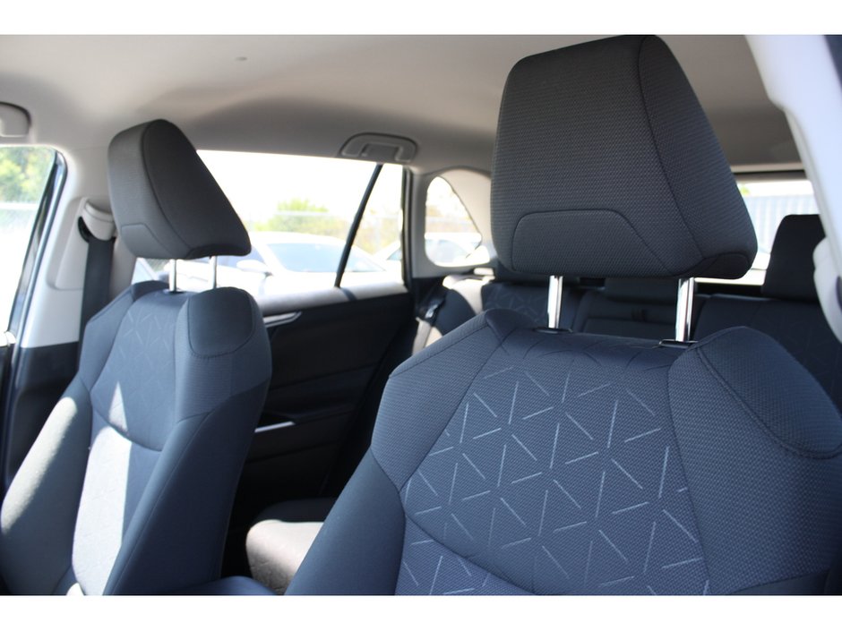 2025 Toyota RAV4 LE-9