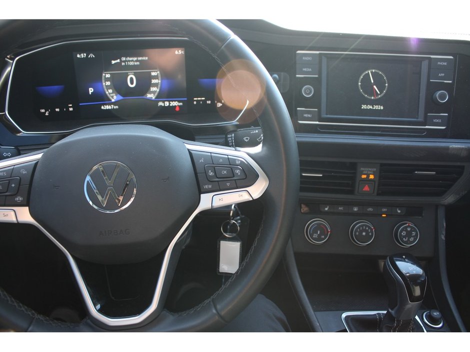 2022 Volkswagen Jetta Trendline-9