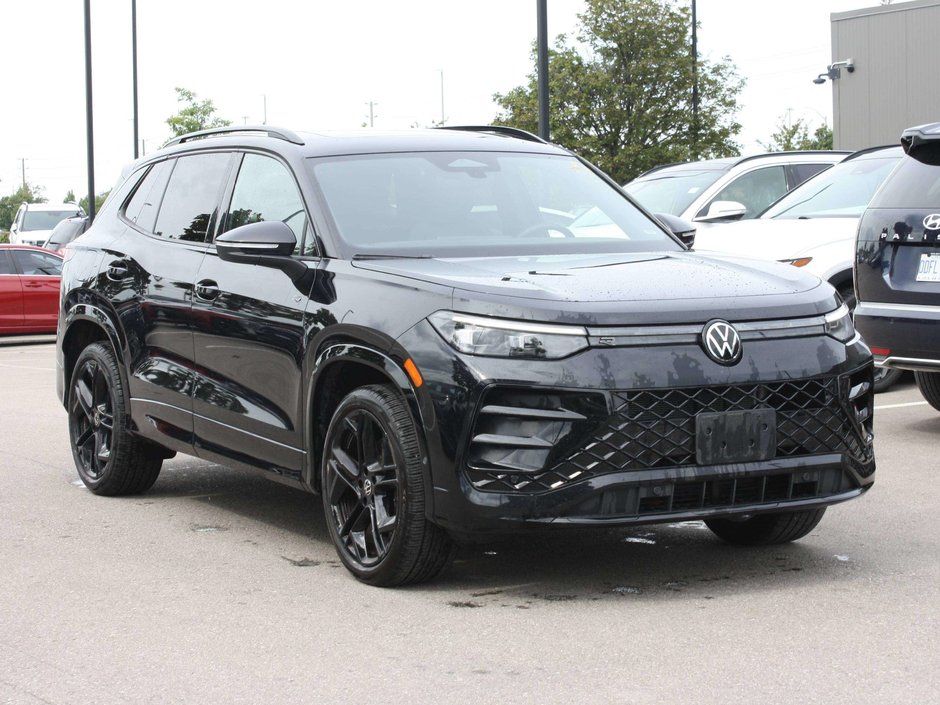 2026 Volkswagen Tiguan Comfortline R-Line Black-2
