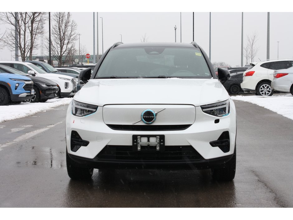 2024 Volvo XC40 Recharge Pure Electric Core-2
