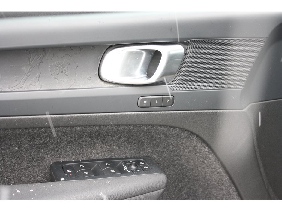 2024 Volvo XC40 Recharge Pure Electric Core-11