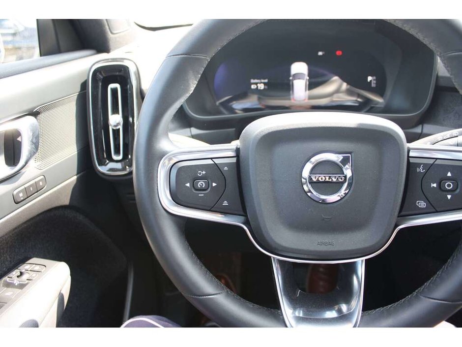 2024 Volvo XC40 Recharge Pure Electric Core-14